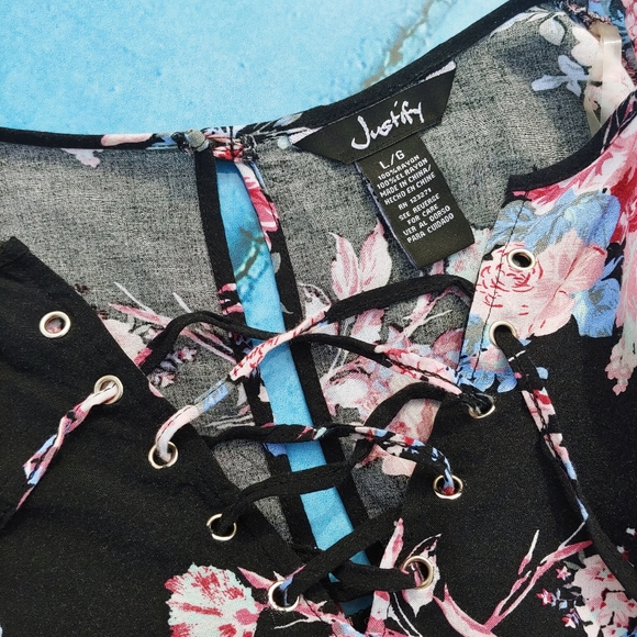 Floral romper - Picture 3 of 3